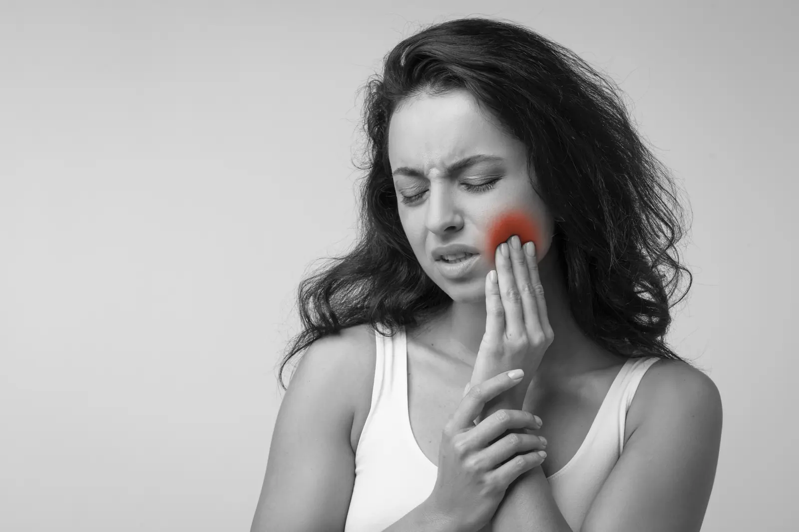 What helps unbearable tooth pain - fast relief and when to see a dentist
